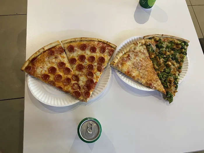 Lulu's Pizza Picture 1