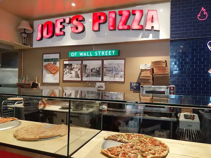 Lulu's Pizza Picture 2