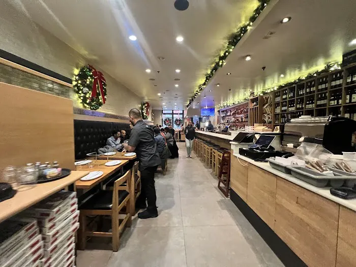 Adrienne's Pizzabar Picture 1