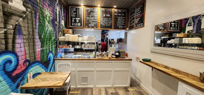 Ba'al Cafe & Falafel Picture 4