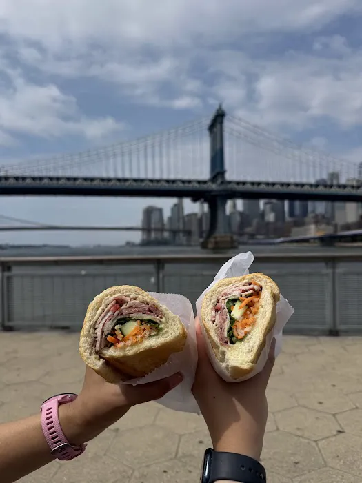 Bánh Mì Cô Út Picture 5