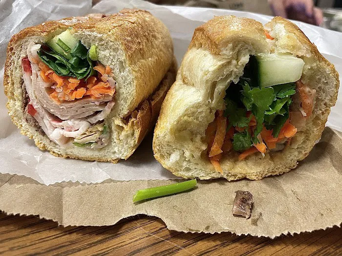 Bánh Mì Cô Út Picture 6