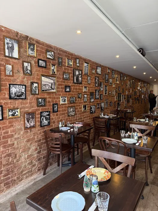 Crispy Heaven bakery and restaurant Picture 2