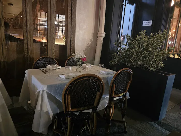 Lucky's Soho Picture 3