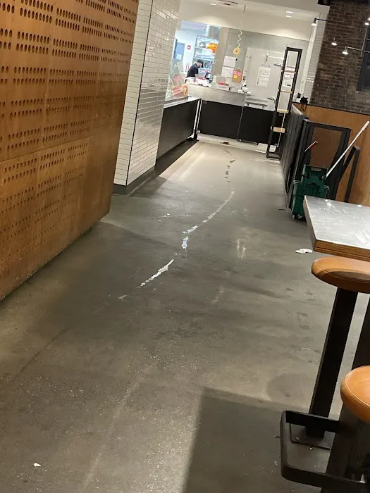 Chipotle Mexican Grill Picture 6