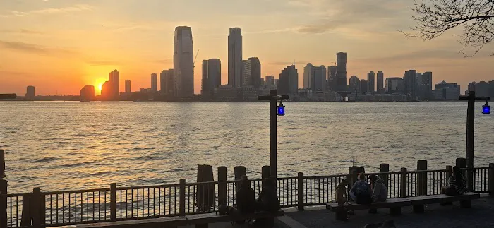 ER HOT POT - Battery Park Picture 9
