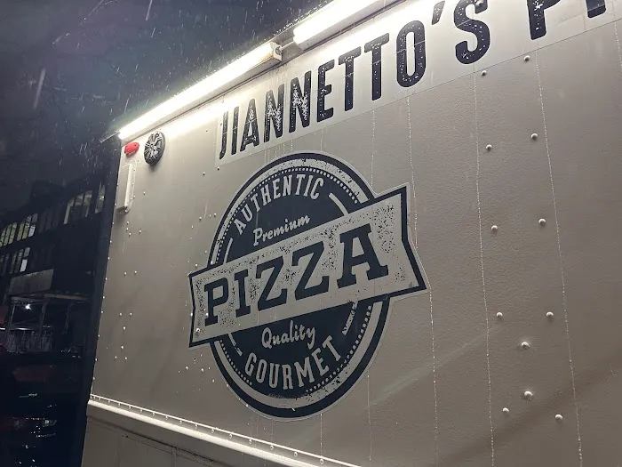 Jiannetto's Pizza Truck Picture 3