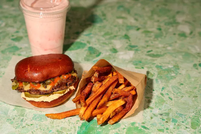 Springy Burgers & Fries Picture 8