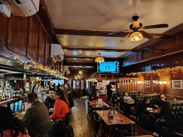 White Horse Tavern - Financial District Picture 6