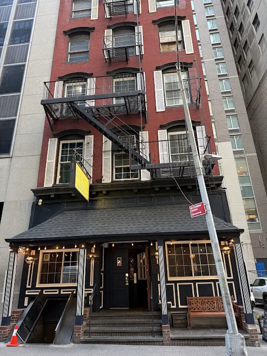 White Horse Tavern - Financial District Picture 5