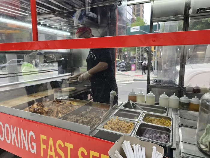 Rafiqi's Halal Food Cart Picture 8