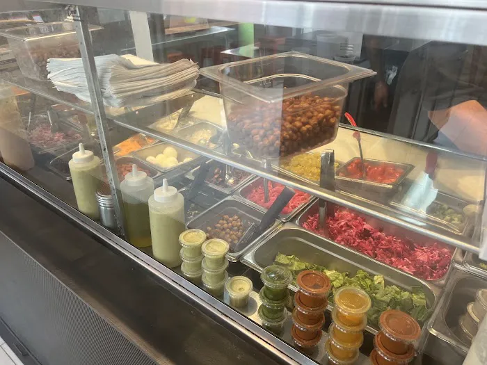 taïm mediterranean kitchen Picture 5