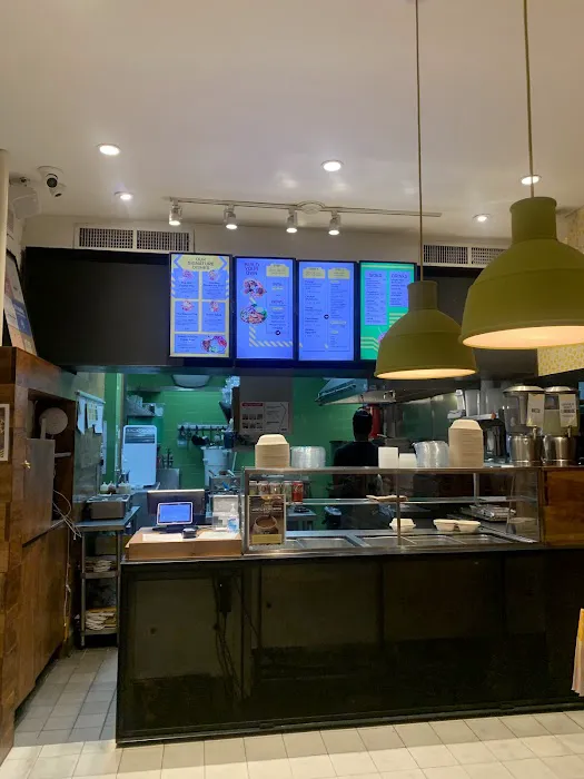 taïm mediterranean kitchen Picture 3