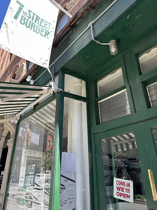 7th Street Burger Soho Picture 1