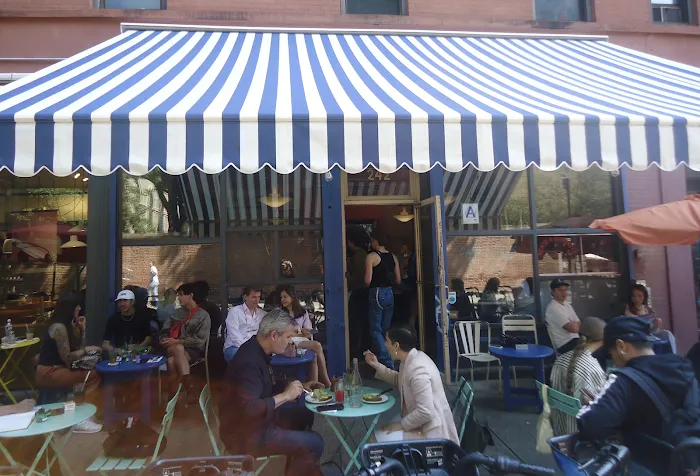 Cafe Gitane Picture 3
