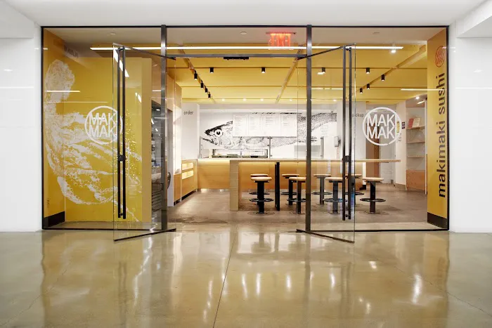 MakiMaki Sushi - 1 NY Plaza Picture 2