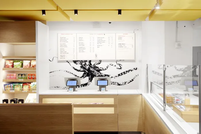 MakiMaki Sushi - 1 NY Plaza Picture 5