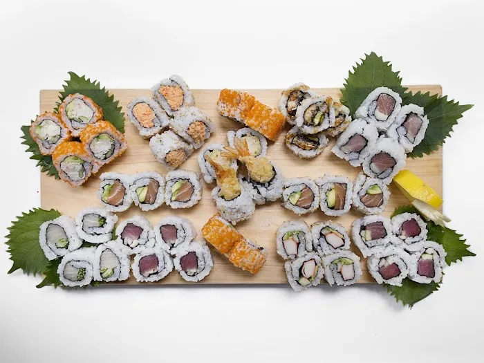 MakiMaki Sushi - 1 NY Plaza Picture 7