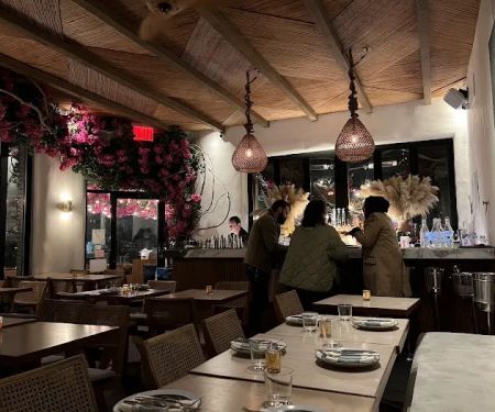 Lola Taverna