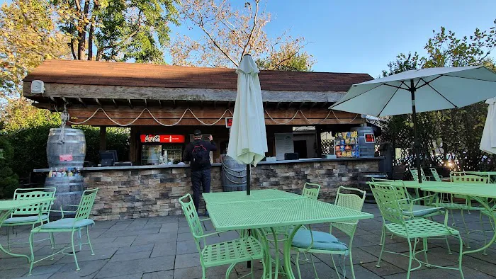 The Beer Garden Picture 3