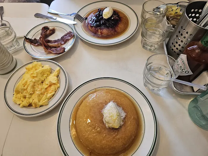 Golden Diner Picture 1
