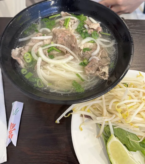 Phở Gà Vàng Picture 3