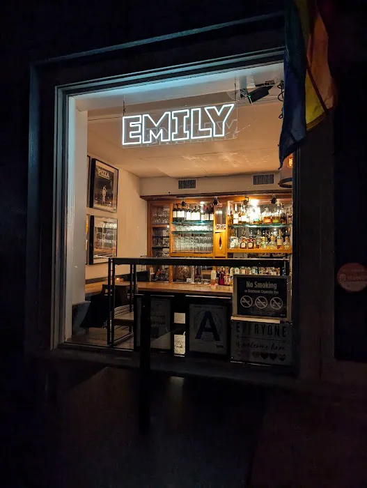 Emily: West Village Picture 5