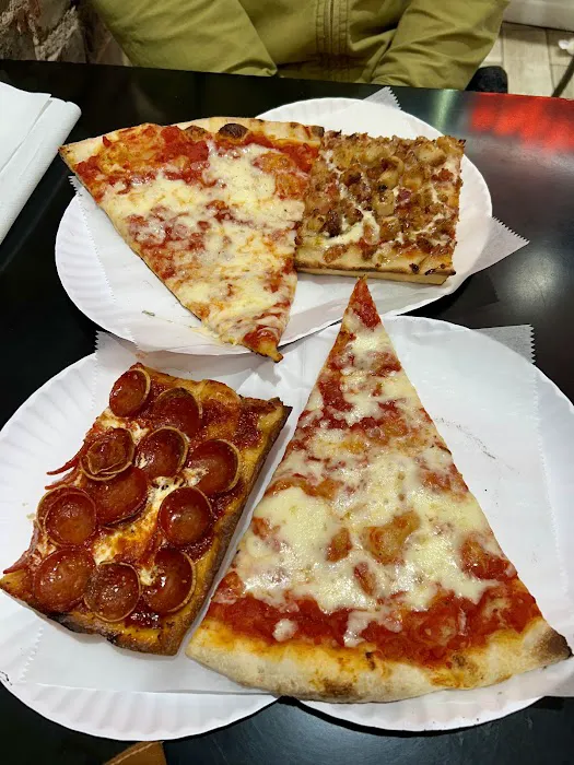 Village Square Pizza - West Village Picture 6