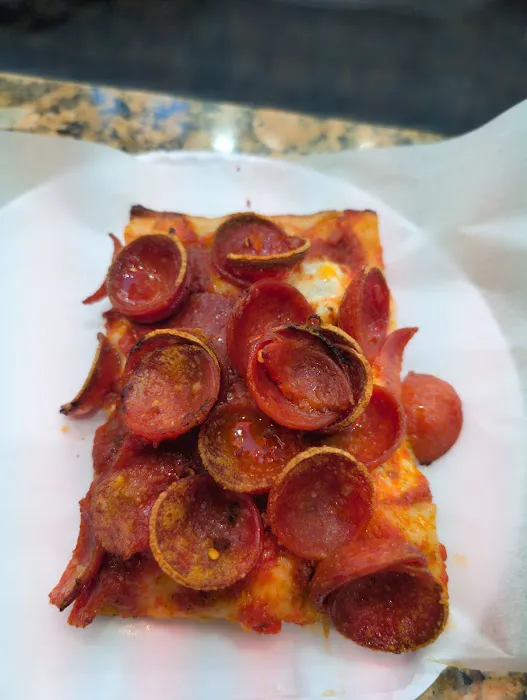 Village Square Pizza - West Village Picture 4