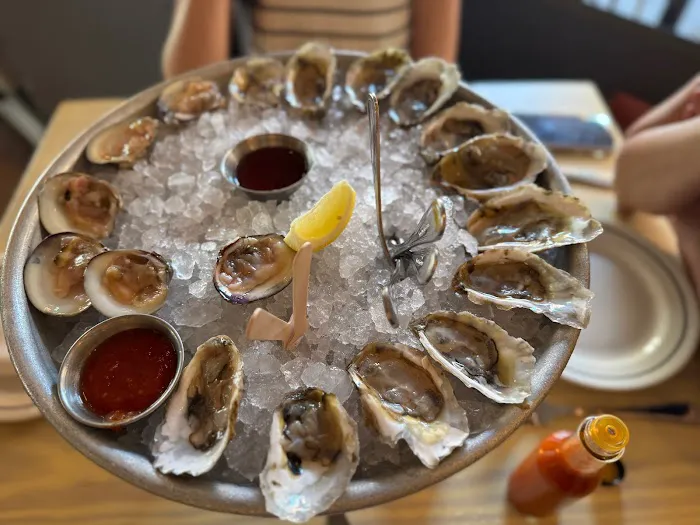 Mermaid Oyster Bar Picture 5
