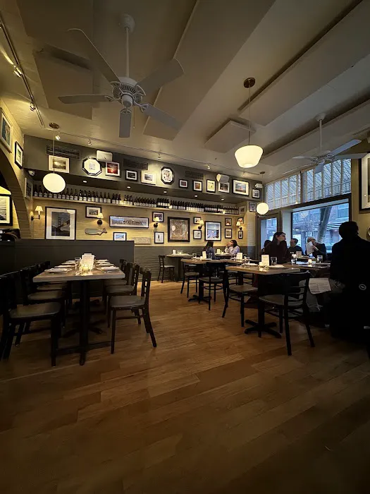 Mermaid Oyster Bar Picture 8