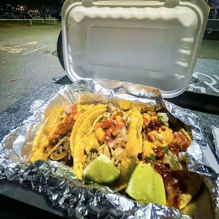 El Grillito Food Truck Picture 7