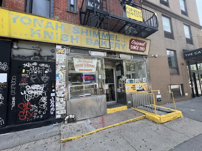 Yonah Schimmel's Knish Bakery Picture 10