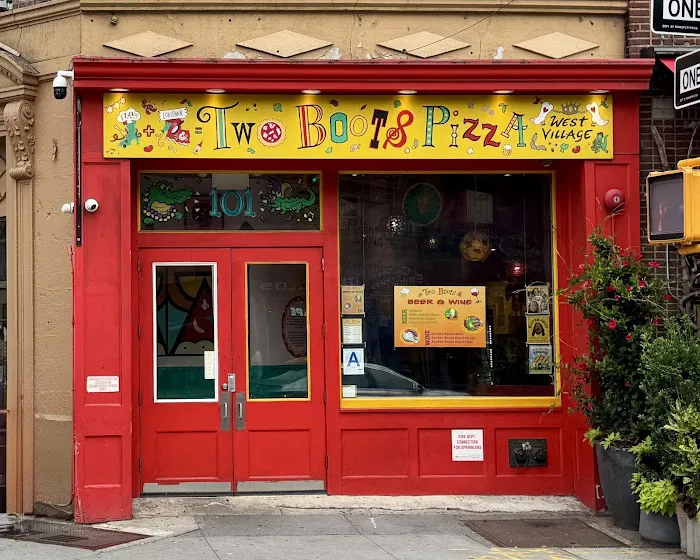 Two Boots Pizza West Village Picture 3