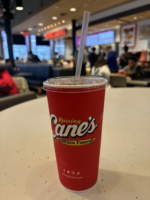 Raising Cane's Chicken Fingers Picture 9