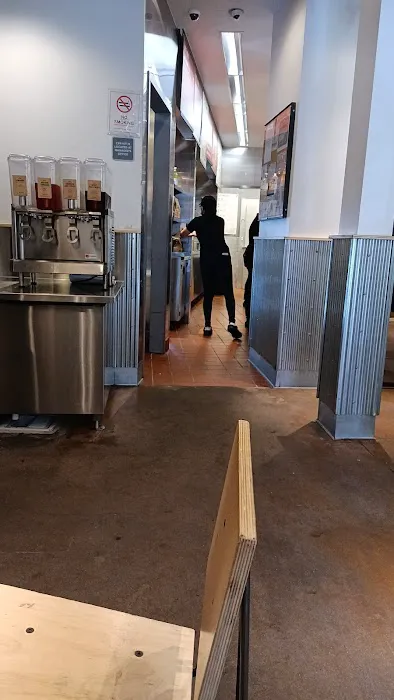 Chipotle Mexican Grill Picture 2