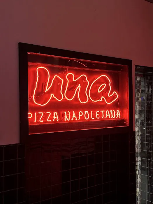 Una Pizza Napoletana Picture 4