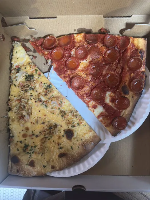 Artichoke Basille's Pizza Picture 4