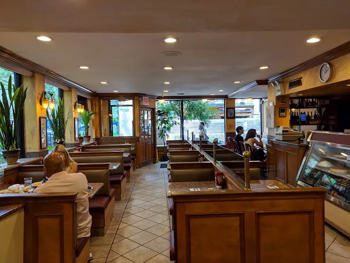 Washington Square Diner Picture 3