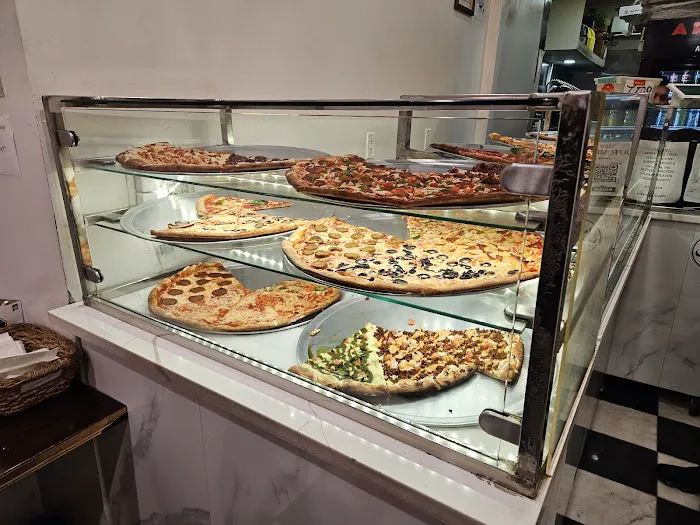 Artistic Pizza Picture 1