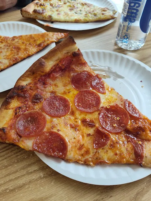 Ben's Pizzeria Picture 4
