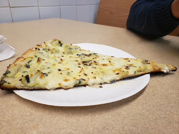 Ben's Pizzeria Picture 8