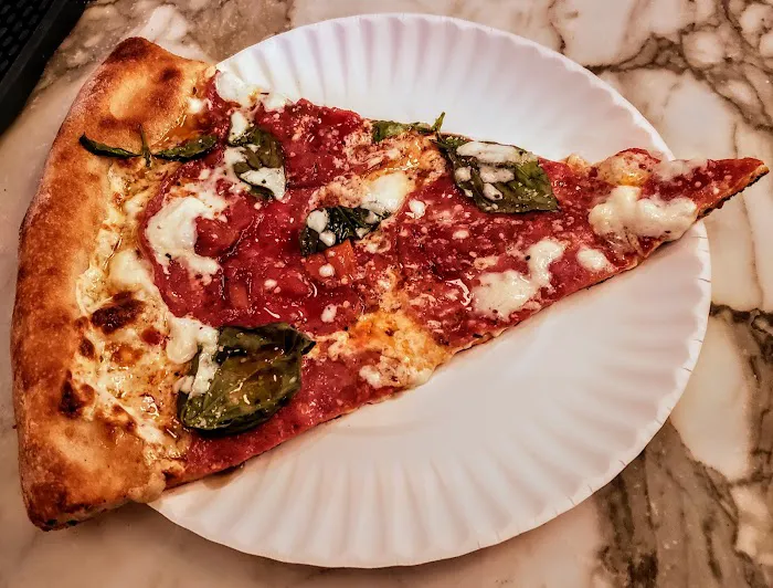 Grand Street Pizza Picture 9