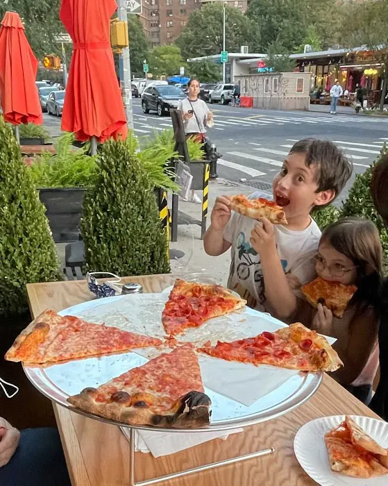 Grand Street Pizza Picture 5