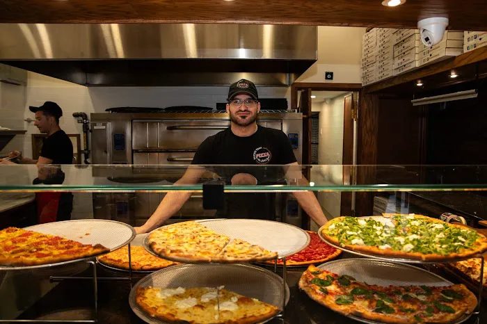 Nuovo York Pizza Picture 6