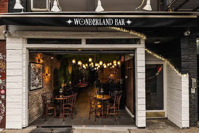 Wonderland Bar Picture 3