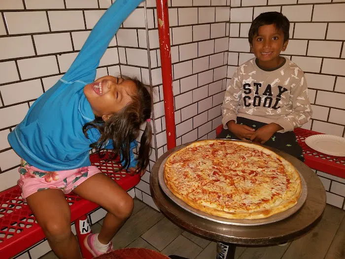 2 Bros Pizza Picture 9