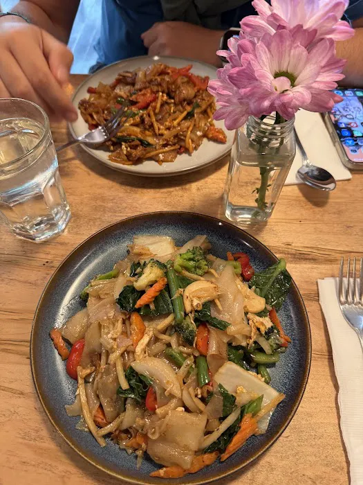 Chomp Chomp Thai kitchen Picture 4