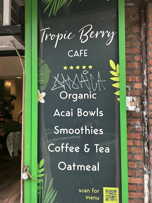 Tropic Berry Cafe Picture 7