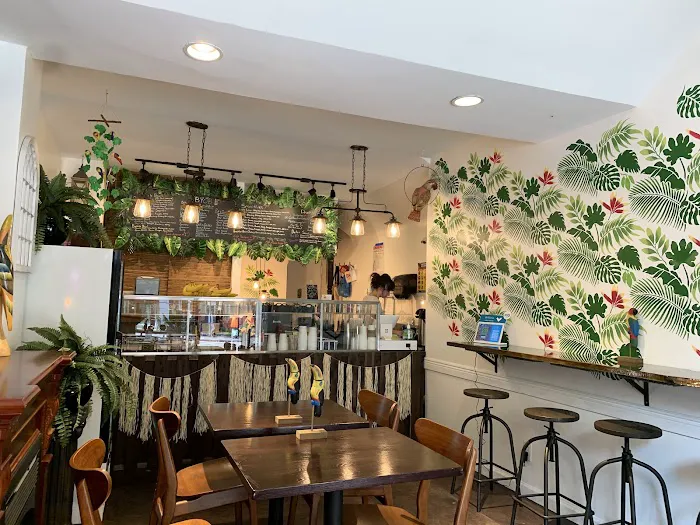 Tropic Berry Cafe Picture 6